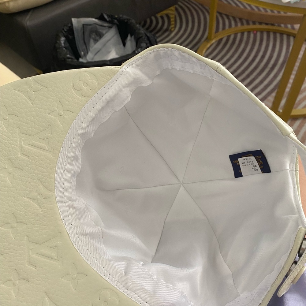 Unisex Louis Vuitton White Embossed Cap - Picture 3 of 4